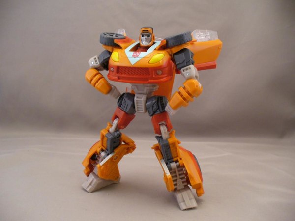 Transformers Generations GDO Wheelie Video Review  Images  (8 of 26)